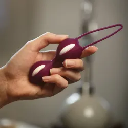 Fun Factory Smartballs Duo - White/Grape - Kegel Ball Fun Factory Smartballs Duo - White/Grape - Kegel Ball