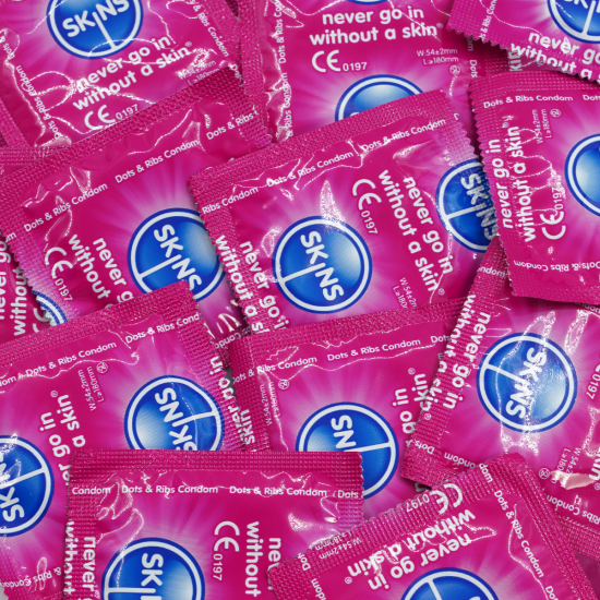Skins Condoms Dots & Ribs FOIL (BAG 500) Skins Condoms Dots & Ribs FOIL (BAG 500)