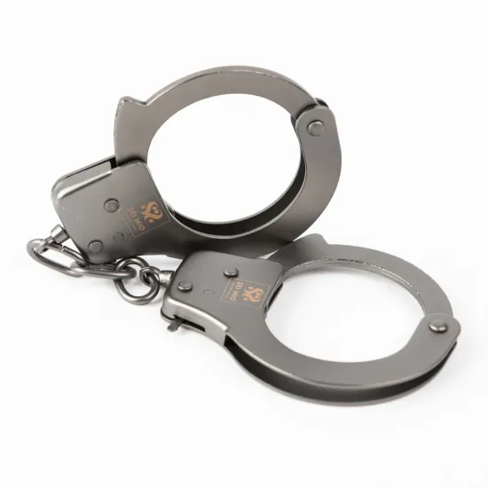 SEI MIO - Secure and Begging for Amore - Robust Metal Handcuffs SEI MIO - Secure and Begging for Amore - Robust Metal Handcuffs