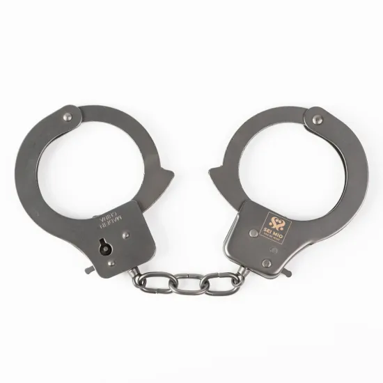 SEI MIO - Secure and Begging for Amore - Robust Metal Handcuffs SEI MIO - Secure and Begging for Amore - Robust Metal Handcuffs